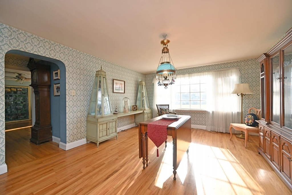 Listing photo 11